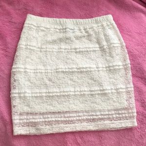 White lace pencil skirt